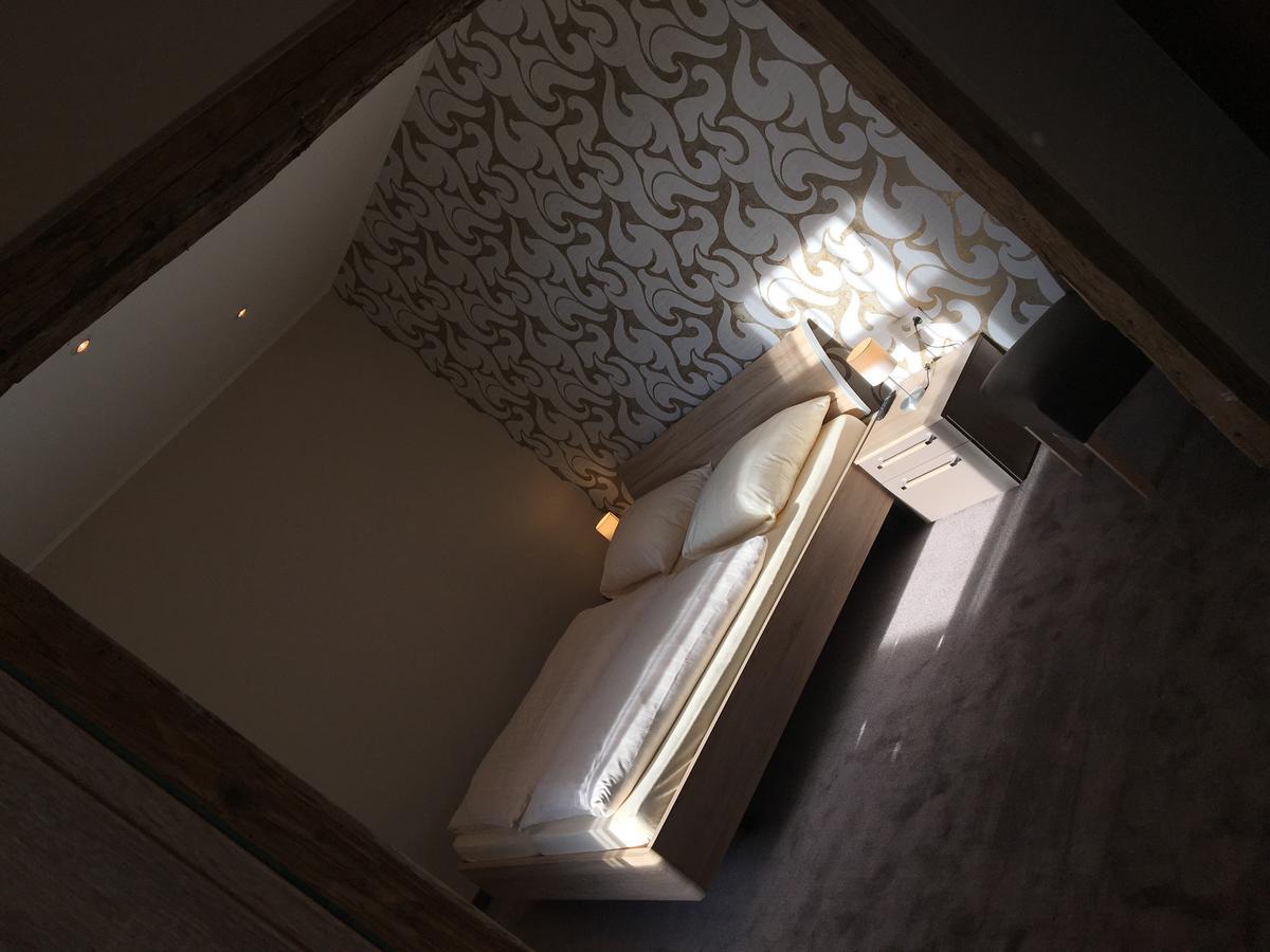 Dorfgasthof Schmitz Schalkenmehren Bagian luar foto