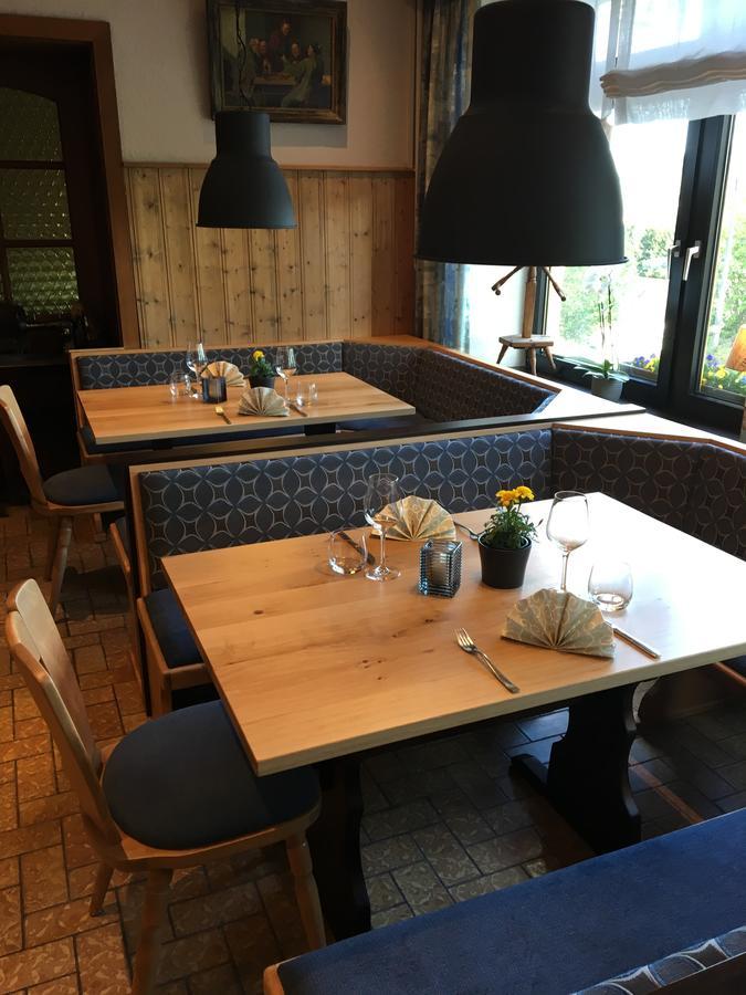 Dorfgasthof Schmitz Schalkenmehren Bagian luar foto