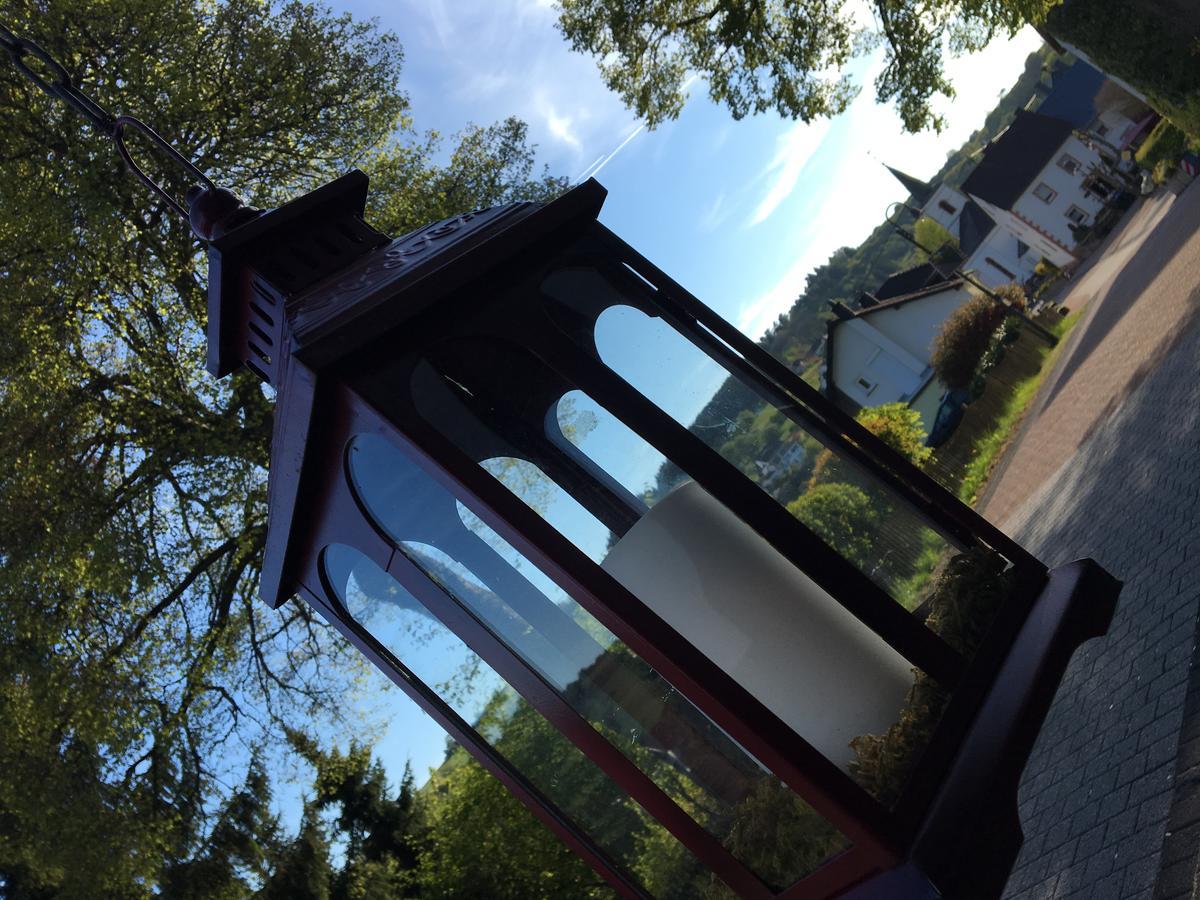 Dorfgasthof Schmitz Schalkenmehren Bagian luar foto